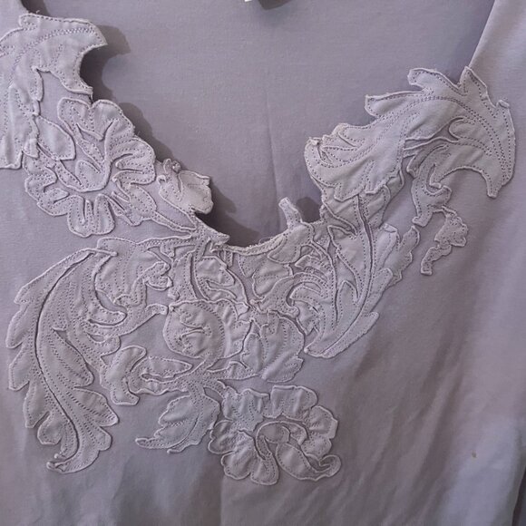 Womyn Pink / Purple   V Neck 3/4 Sleeve Top Blouse Size L w/Applique - Picture 2 of 6